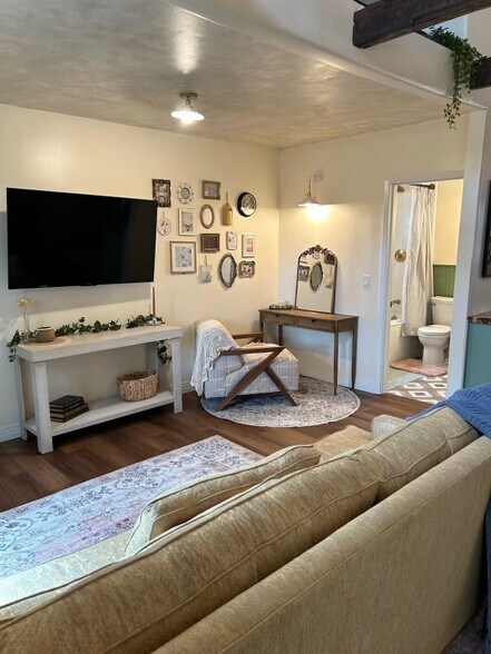 More Photos Of 27353 1/2 Pacific Coast Hwy, Malibu Apartments For Sale