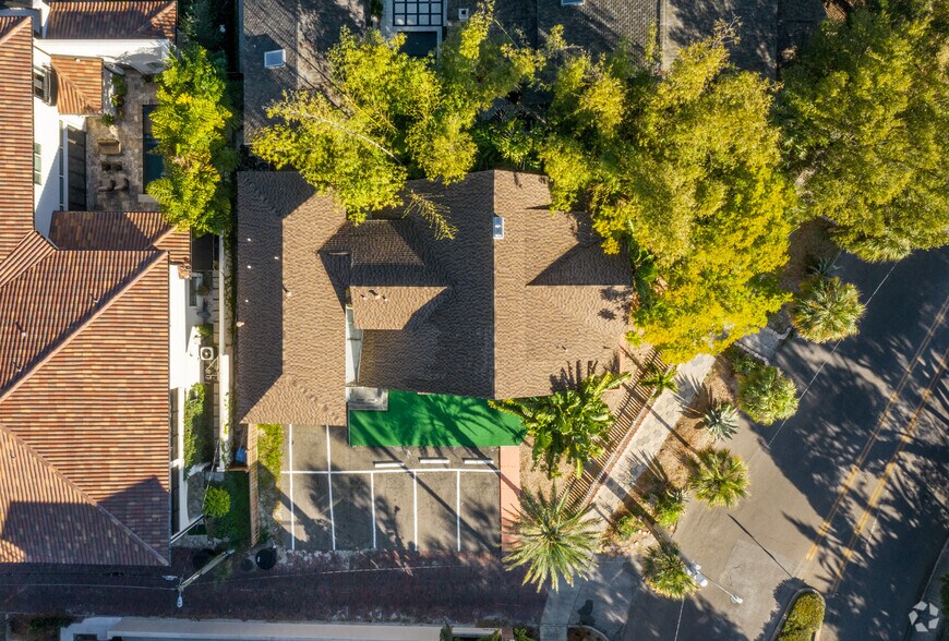 More Photos Of 532 Beach Dr NE, Saint Petersburg Hospitality For Sale