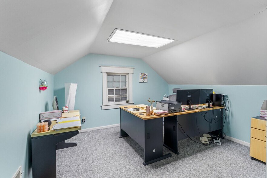 More Photos Of 1534 Poplar Level Rd, Louisville Office For Sale