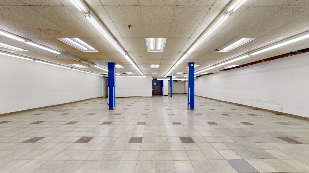 More Photos Of 512 W 181st St, New York Office For Sale