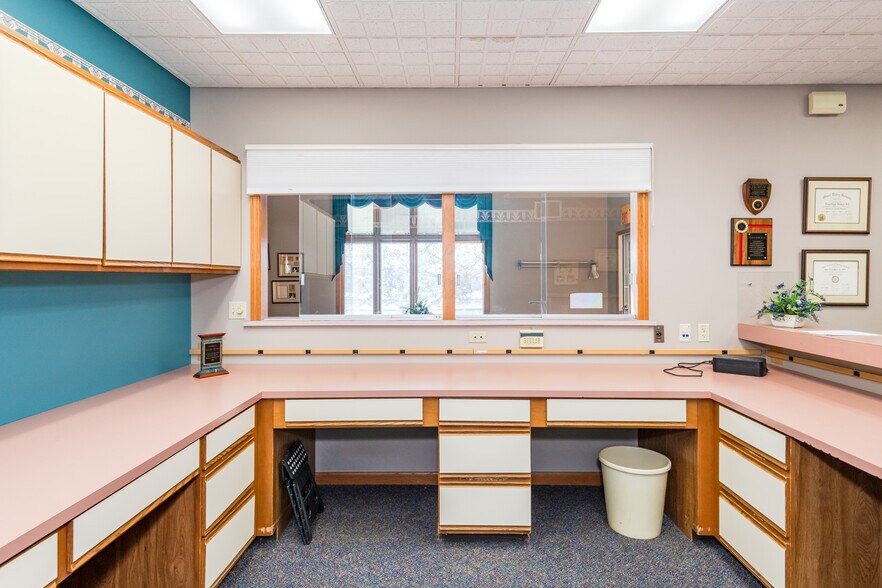 More Photos Of 1752 W High St, Piqua Medical For Sale