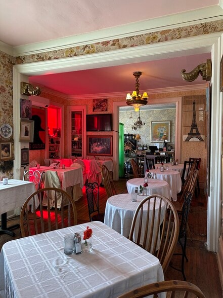 More Photos Of 207 N 5th St, Hannibal Restaurant For Sale