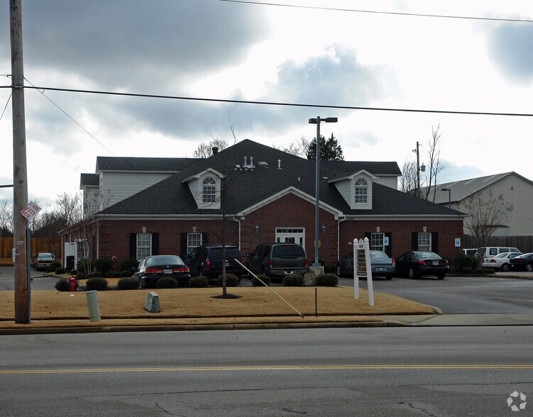 More Photos Of 8245 Cordova Rd, Cordova Medical For Lease