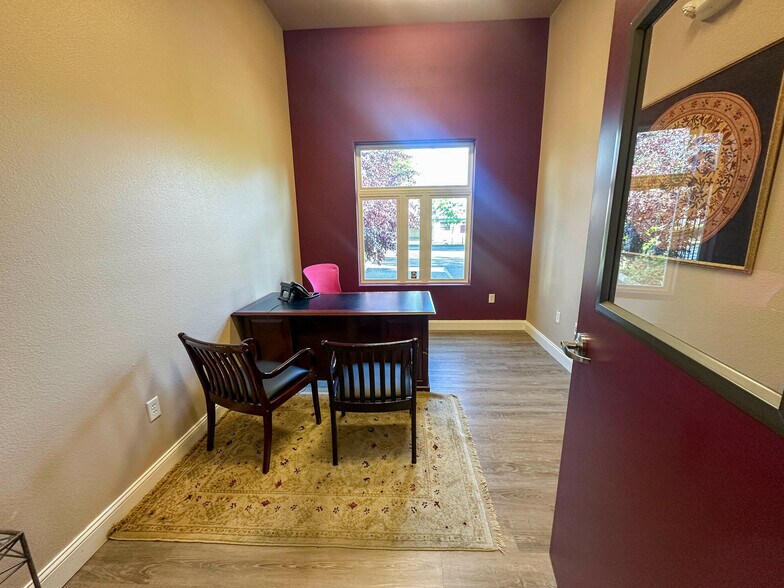 More Photos Of 2110 Railroad Ave, Redding Medical For Sale