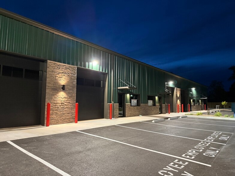 More Photos Of 1814 E Centerton Blvd, Bentonville Light Manufacturing For Lease