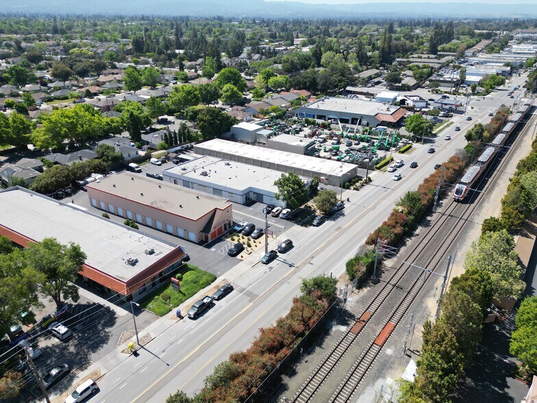 More Photos Of 922 W Evelyn Ave, Sunnyvale Self Storage For Sale