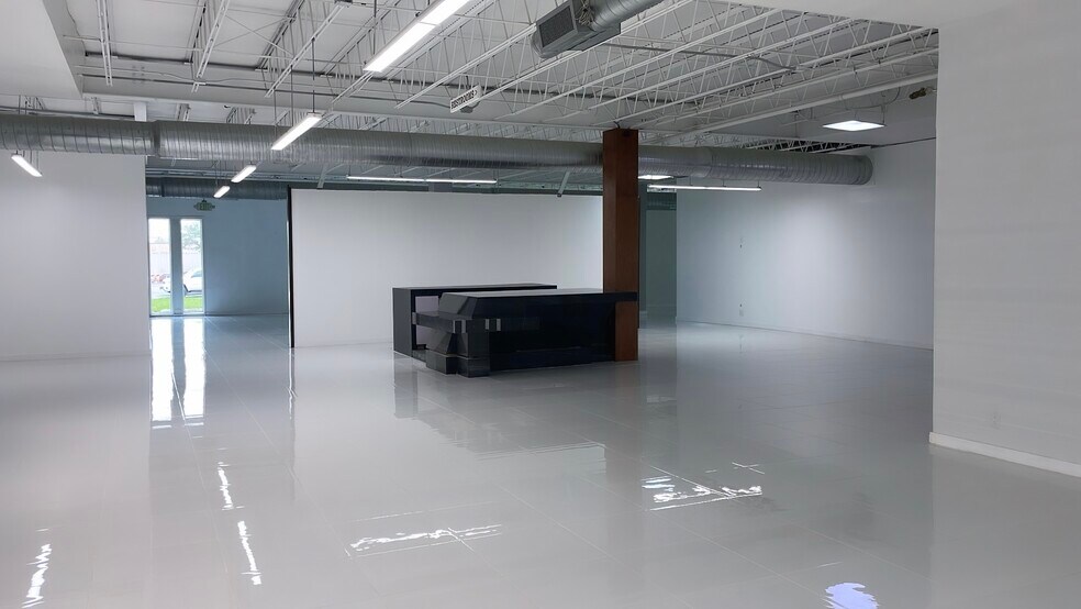 More Photos Of 8403 Westglen Dr, Houston Flex For Sale