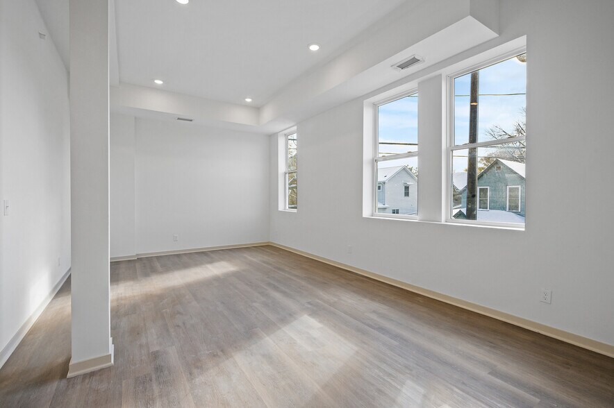 More Photos Of 842 Rice St, Saint Paul Storefront Retail Residential For Lease