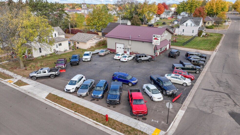 More Photos Of 1417 Martin Rd, Bloomer Auto Repair For Sale