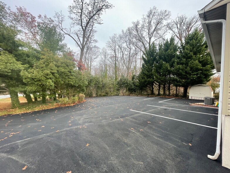 More Photos Of 3814 E Joppa Rd, Nottingham Office For Sale