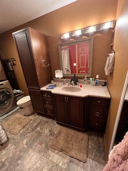 More Photos Of 8211 W Georgetown Rd, Columbus Light Distribution For Lease