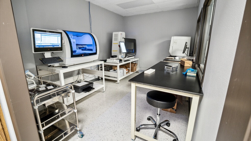 More Photos Of 18331 Gridley Rd, Cerritos Medical For Lease