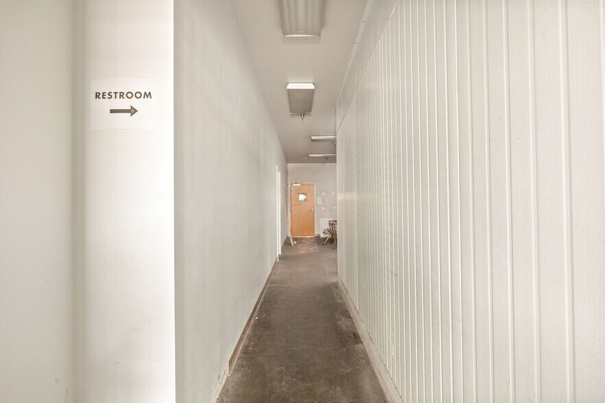 More Photos Of 3150 E 46th St, Los Angeles Loft Creative Space For Lease