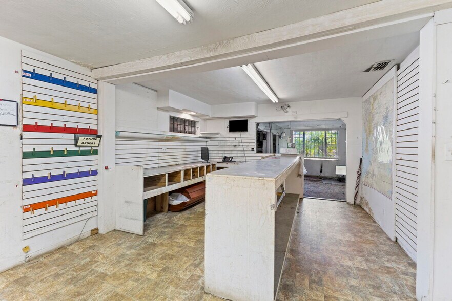 More Photos Of 5034 N Nebraska Ave, Tampa Freestanding For Sale