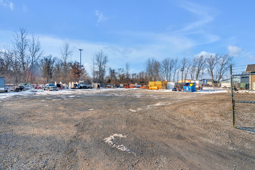 More Photos Of 403 Industrial Dr, Griffith Service For Sale