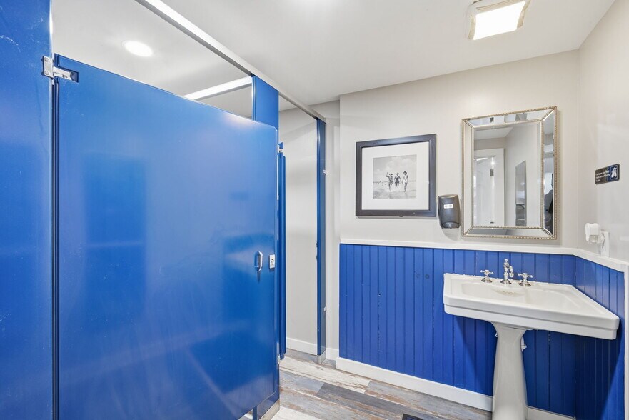 More Photos Of 20658 Wilkins Ave, Rock Hall Restaurant For Sale