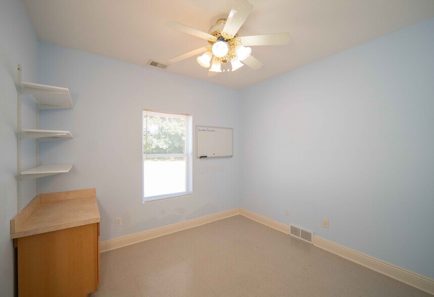More Photos Of 3375 Blackmore Rd, Perry Light Manufacturing For Sale