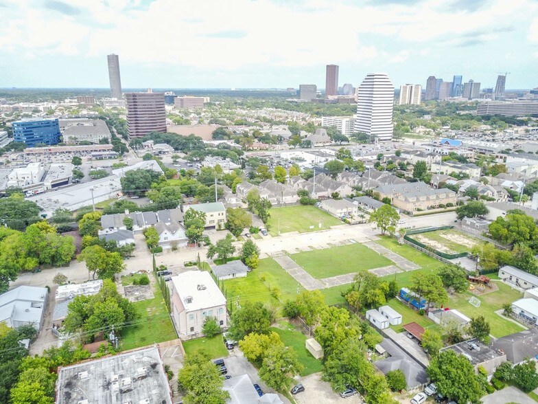 More Photos Of 5905 Winsome Ln, Houston Office For Sale