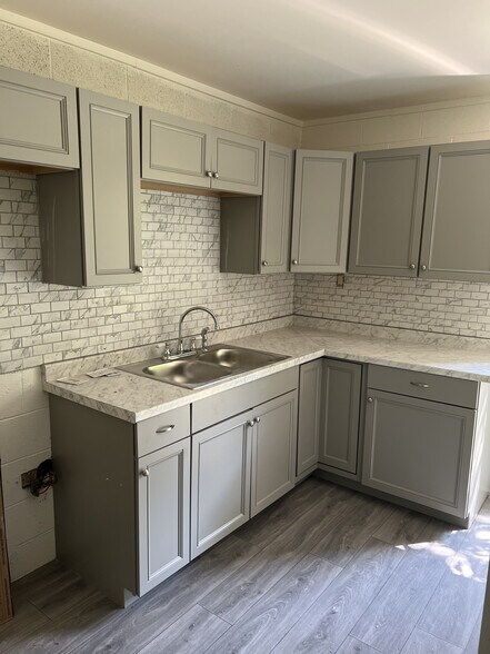 More Photos Of 1204 Evergreen St, Anderson Apartments For Sale