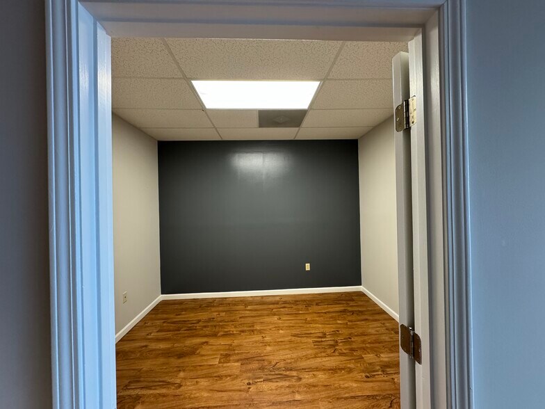More Photos Of 624-630 Dolly Parton Pky, Sevierville Office For Lease