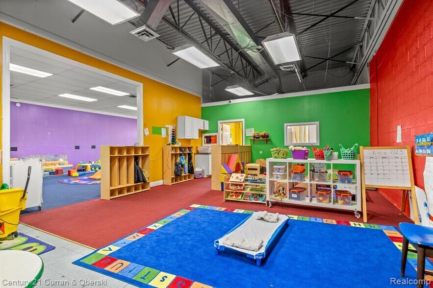 More Photos Of 27500-27520 Joy Rd, Livonia Freestanding For Lease