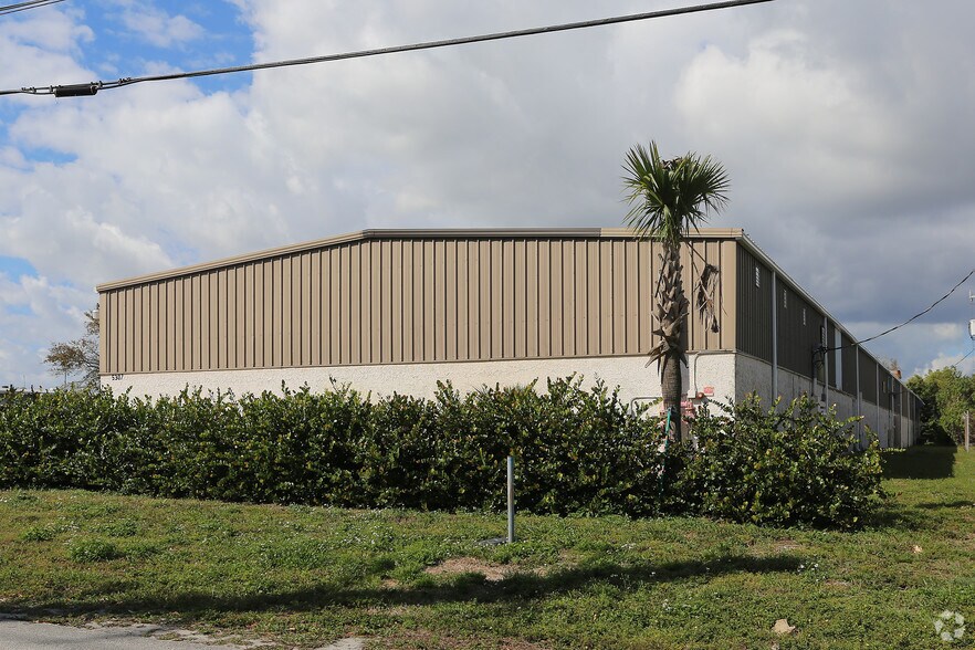 More Photos Of 5307 East Ave, Mangonia Park Warehouse For Lease
