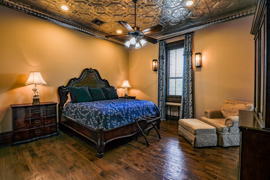 More Photos Of 119 N Main St, Jacksboro Hospitality For Sale