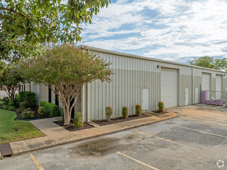 More Photos Of 7303 Burleson Rd, Austin Unknown For Lease
