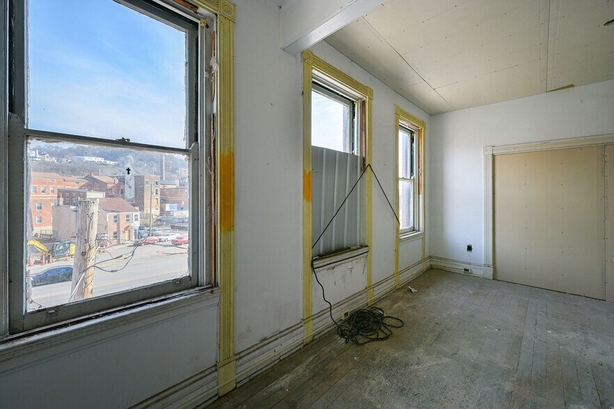 More Photos Of 1913 Central Ave, Cincinnati Office Residential For Sale