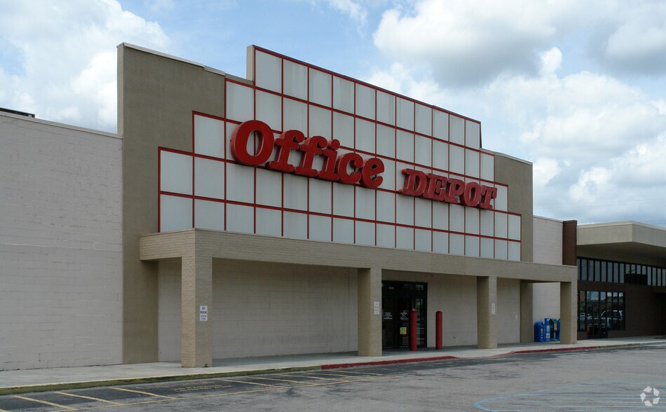 Primary Photo Of 2306 Memorial Pky SW, Huntsville Freestanding For Lease