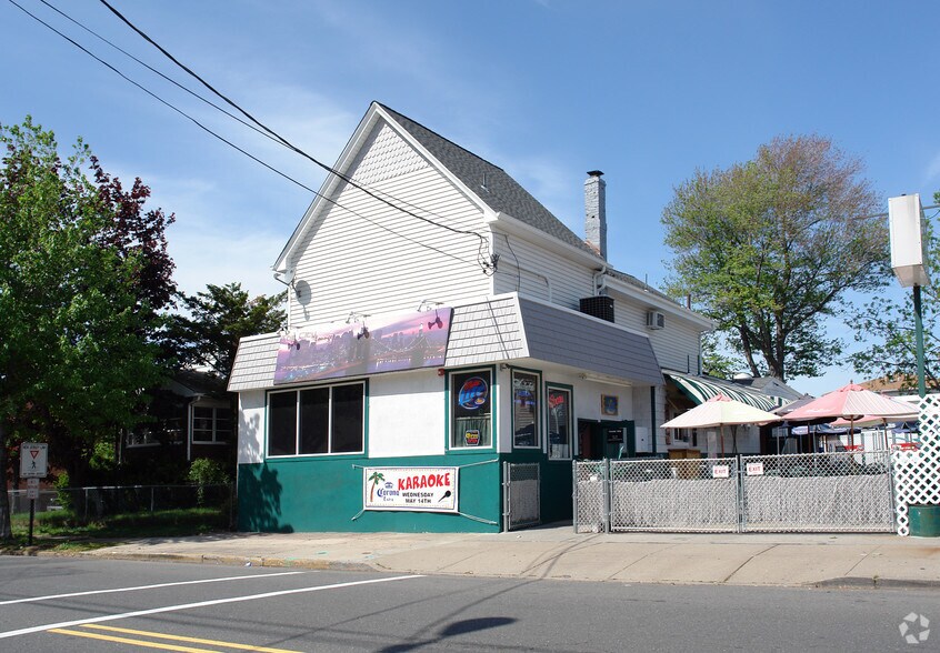 Primary Photo Of 455 Valley Brook Ave, Lyndhurst Bar For Sale