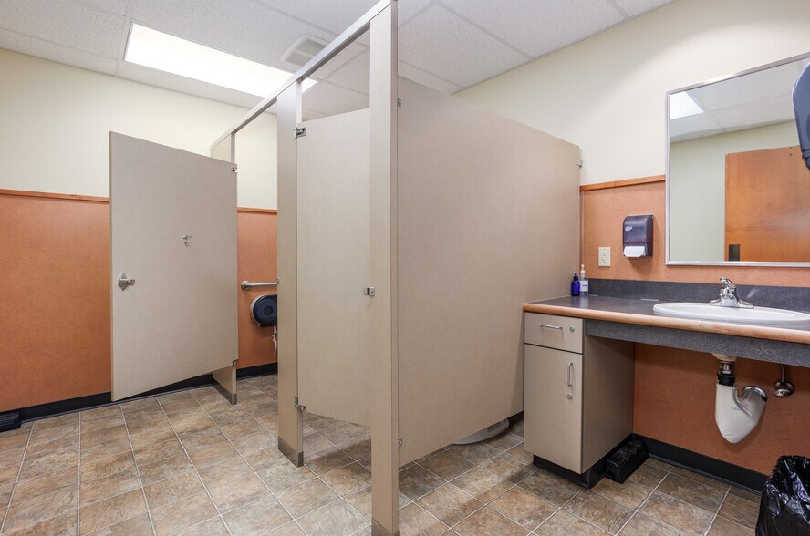 More Photos Of 2121 E Isaacs Ave, Walla Walla Freestanding For Sale