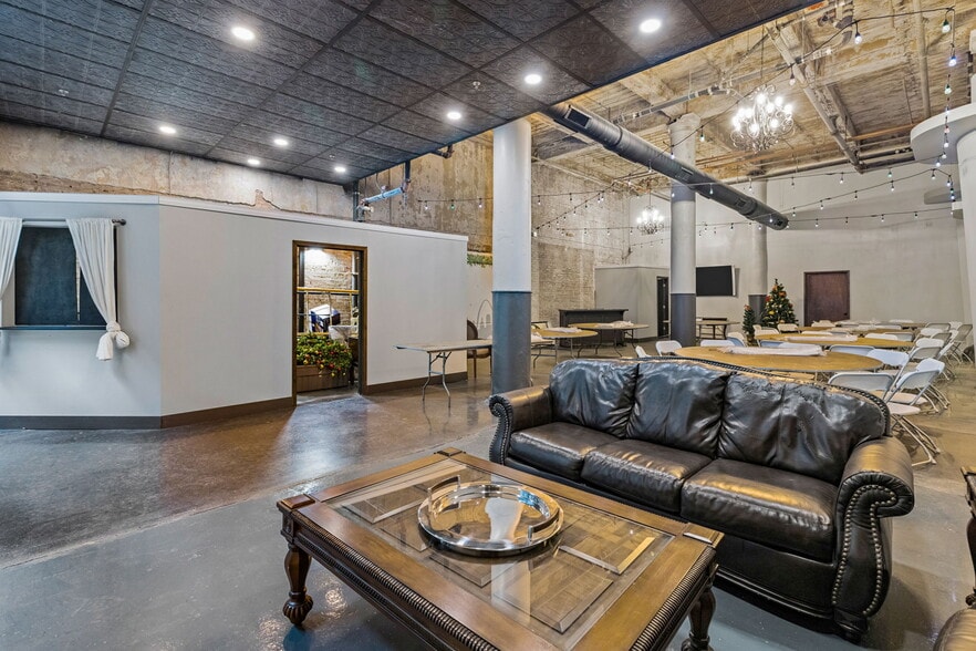 More Photos Of 1013-1015 Washington Ave, Saint Louis Apartments For Sale