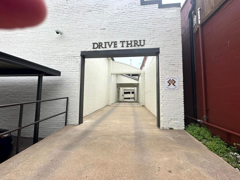 More Photos Of 1635 E 11th St, Tulsa General Retail For Sale