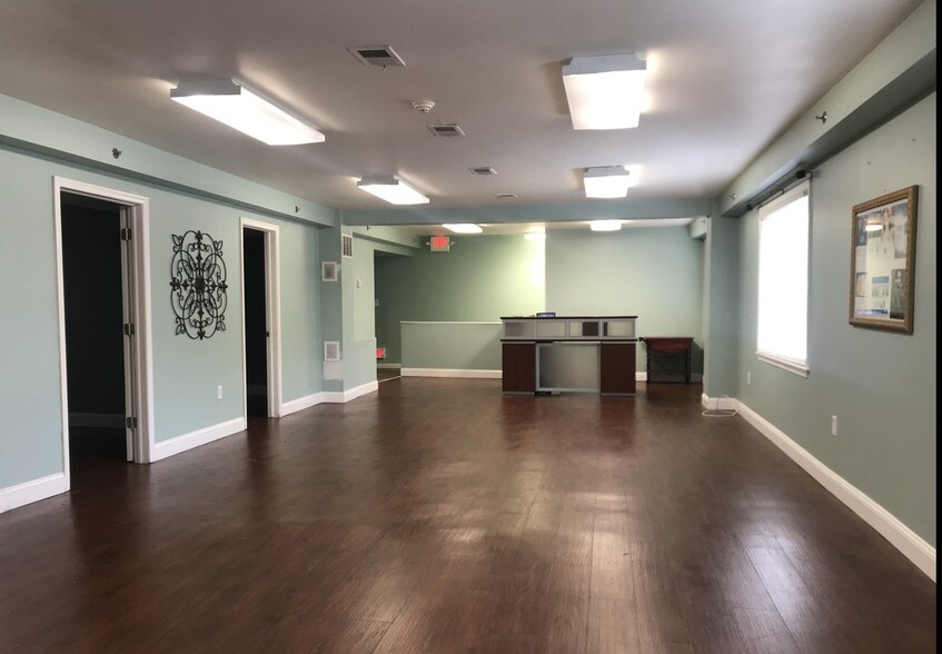 More Photos Of 2940 Dekalb Pike, Norristown Freestanding For Sale