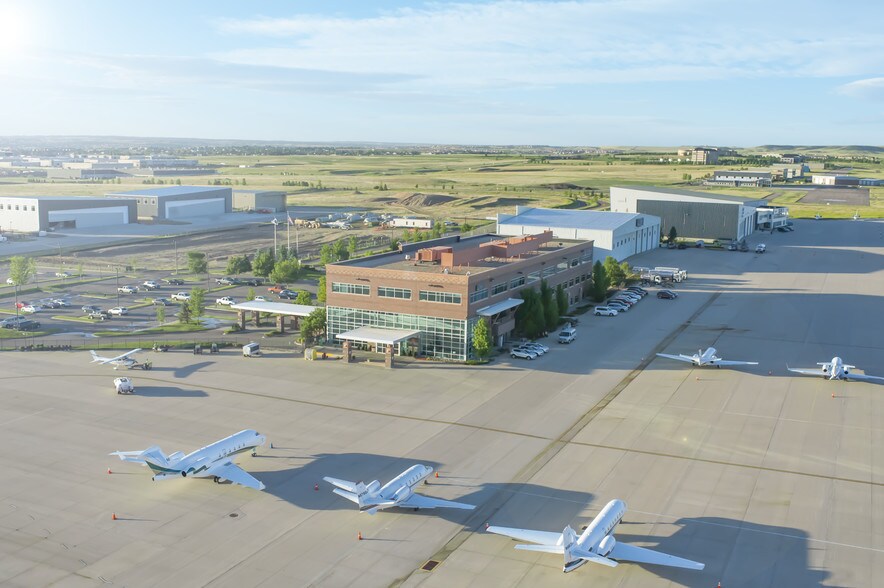 More Photos Of 8001 S InterPort Blvd, Englewood Office For Lease