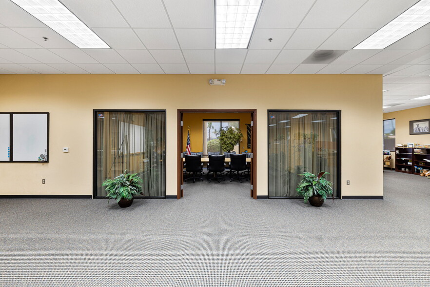 More Photos Of 550 S Paseo Dorotea, Palm Springs Medical For Sale