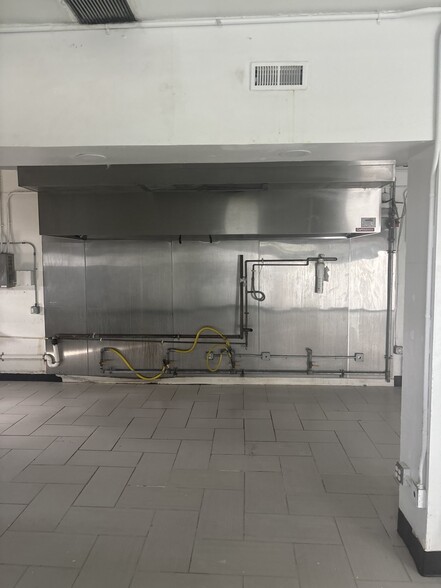 More Photos Of 2211 N Dixie Hwy, Lake Worth Freestanding For Lease