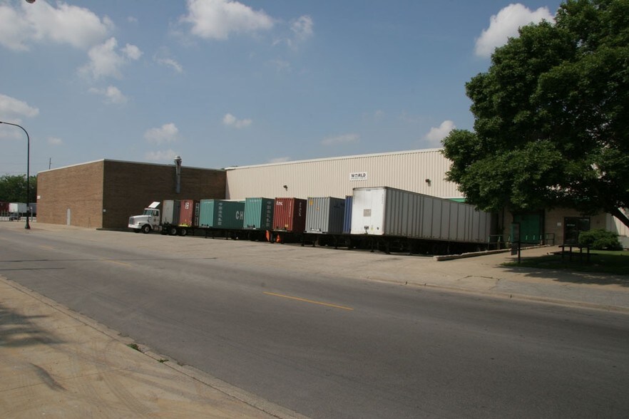 More Photos Of 3250 S Central Ave, Cicero Warehouse For Lease