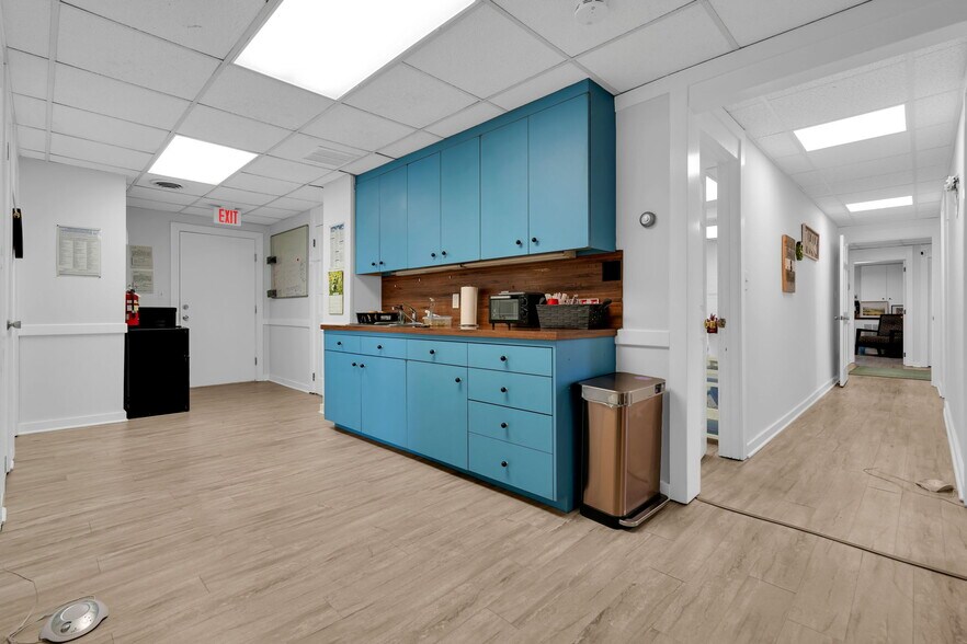 More Photos Of 70 Schanck Rd, Freehold Medical For Lease