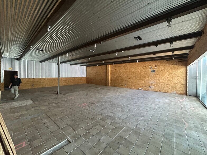 More Photos Of 6965-6967 Philips Hwy, Jacksonville Flex For Lease