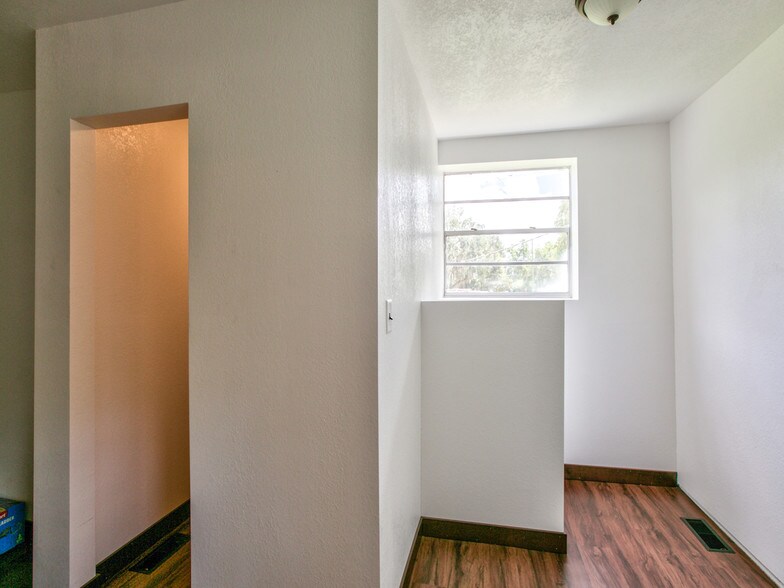 More Photos Of 765 E Washington St, Monticello Auto Repair For Sale