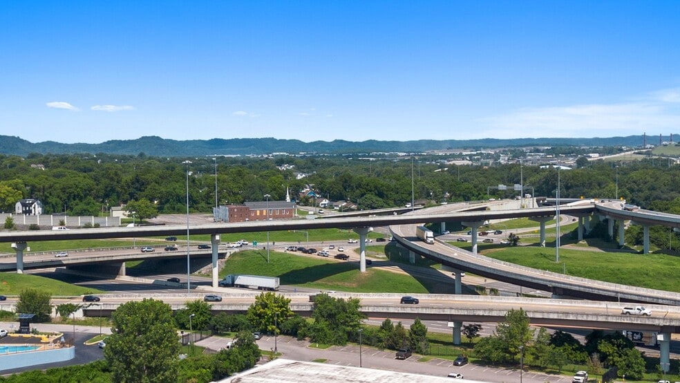 More Photos Of 5409 Charlotte Pike, Nashville Auto Dealership For Lease