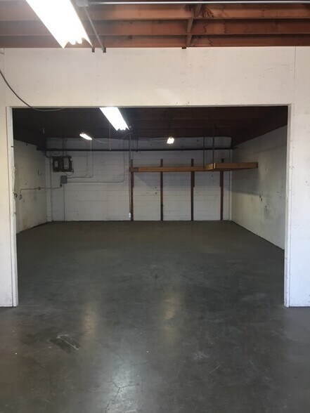 More Photos Of 46 Traynor St, Hayward Warehouse For Lease