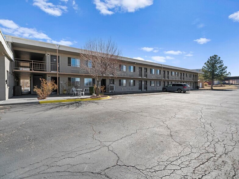 More Photos Of 1225 S State St, Salina Hotel For Sale