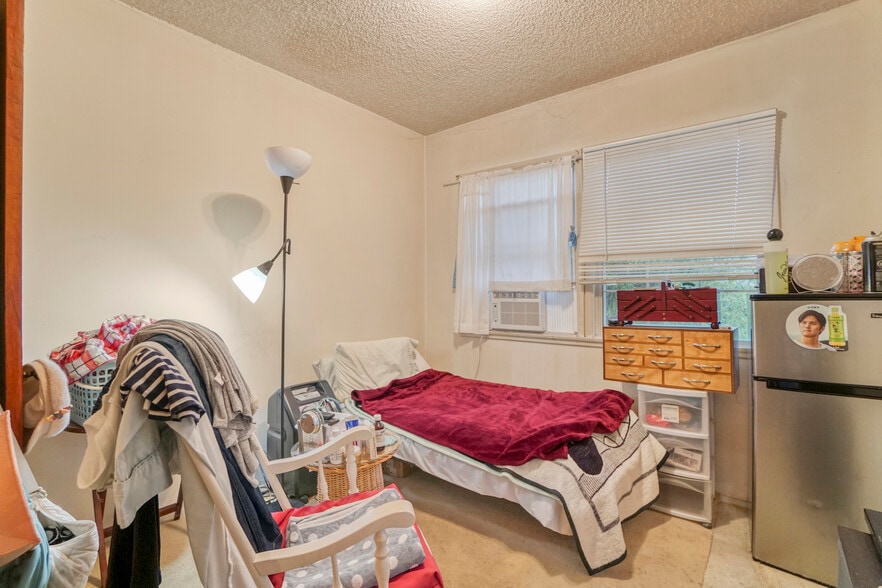 More Photos Of 2714 New Jersey St, Los Angeles Multifamily For Sale