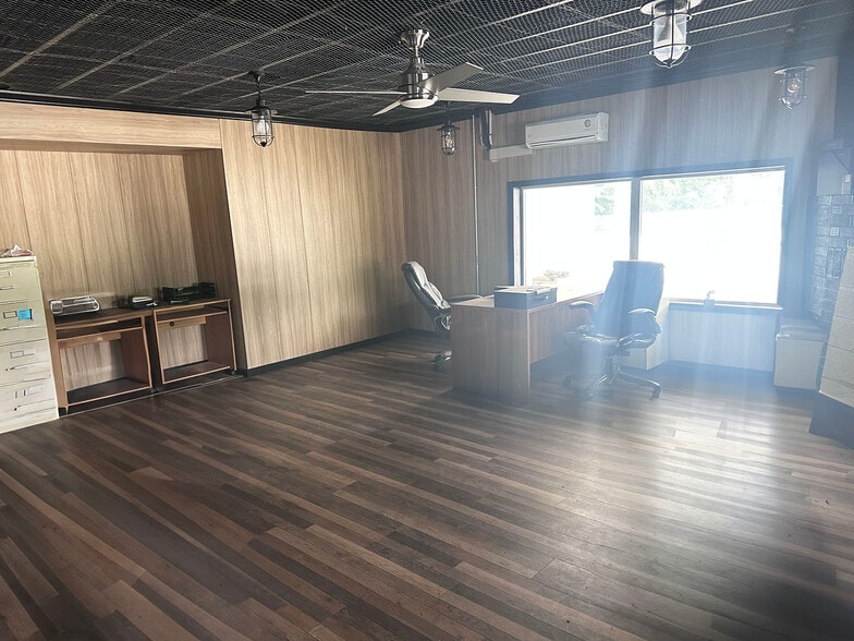 More Photos Of 772-780 Pulaski hwy, Bear General Retail For Sale