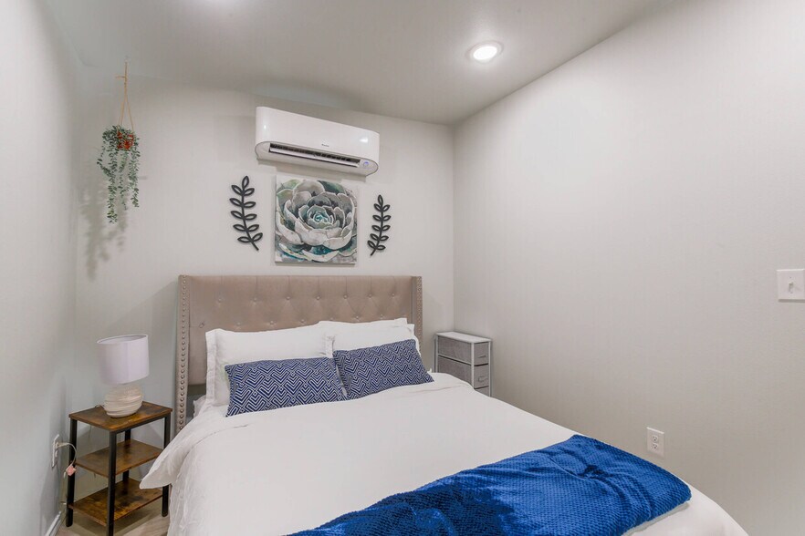 More Photos Of 420 Simon Crest, Canyon Lake Hospitality For Sale