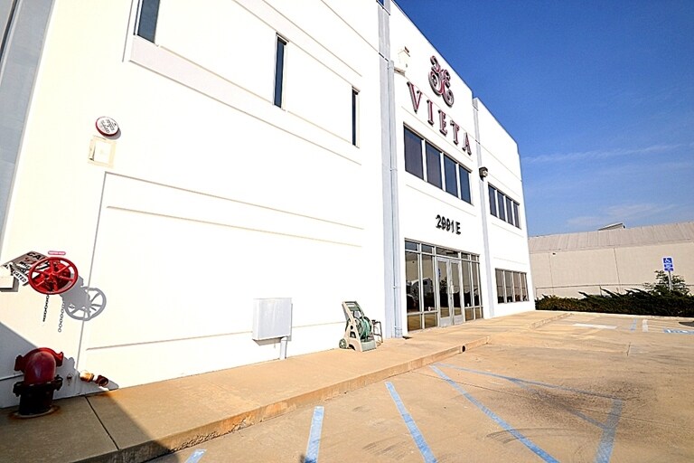 More Photos Of 2991 E 46th St, Los Angeles Warehouse For Lease