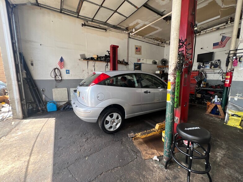 More Photos Of 213 Franklin St, Paterson Auto Repair For Sale